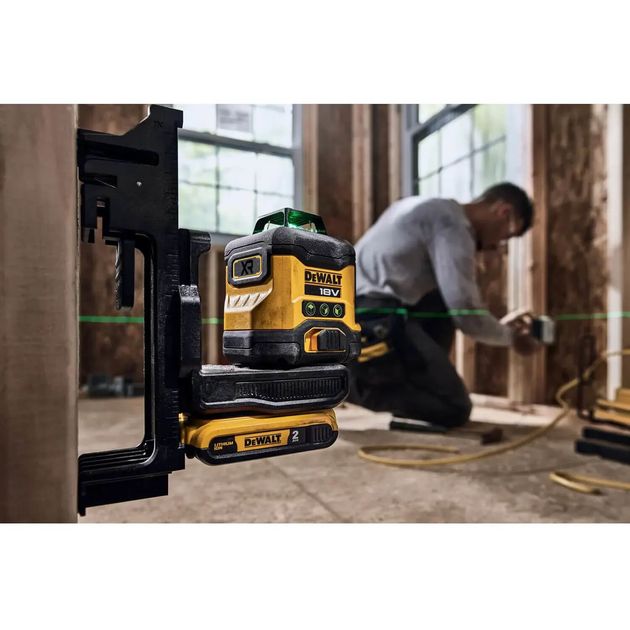 Лазерный уровень линейный DeWALT DCLE34031D1, фото , изображение 7 | SNABZHENIE.com.ua Лазерный уровень линейный DeWALT DCLE34031D1, фото , изображение 7 | SNABZHENIE.com.ua