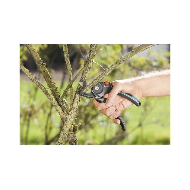 Секатор Gardena Comfort A/M с наковаленкой 23 мм, фото , изображение 2 | SNABZHENIE.com.ua Секатор Gardena Comfort A/M с наковаленкой 23 мм, фото , изображение 2 | SNABZHENIE.com.ua