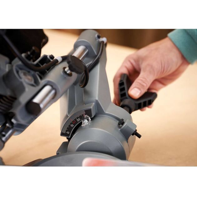 Пила торцовочна мережна BLACK+DECKER BES701, фото , зображення 9 | SNABZHENIE.com.ua Пила торцовочна мережна BLACK+DECKER BES701, фото , зображення 9 | SNABZHENIE.com.ua