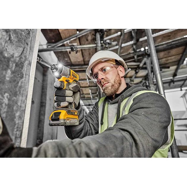 Аккумуляторный ударный шуруповерт DeWALT DCF840NT бесщёточный, фото , изображение 3 | SNABZHENIE.com.ua Аккумуляторный ударный шуруповерт DeWALT DCF840NT бесщёточный, фото , изображение 3 | SNABZHENIE.com.ua
