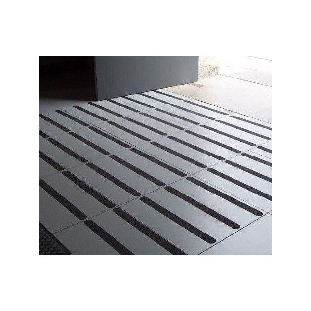 HPX SAFETY GRIP - 50 мм x 5 м, чорна самоклеюча стрічка проти ковзання, фото , зображення 5 | SNABZHENIE.com.ua HPX SAFETY GRIP - 50 мм x 5 м, чорна самоклеюча стрічка проти ковзання, фото , зображення 5 | SNABZHENIE.com.ua