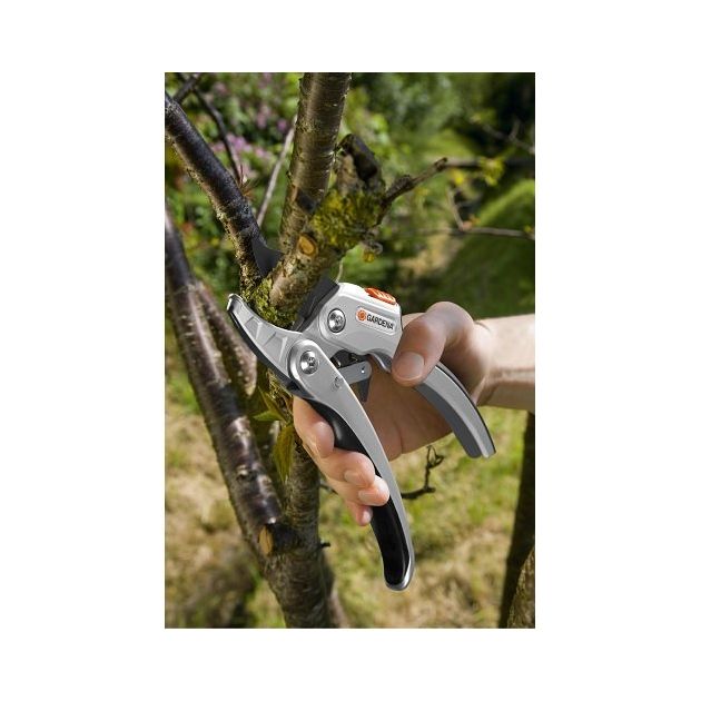 Секатор Gardena SmartCut с храповым механизмом, фото , изображение 3 | SNABZHENIE.com.ua Секатор Gardena SmartCut с храповым механизмом, фото , изображение 3 | SNABZHENIE.com.ua