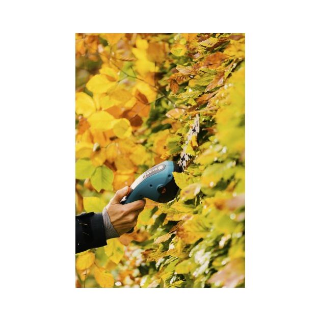 Аккумуляторные кусторезы-ножницы Gardena ClassicCut, фото , изображение 2 | SNABZHENIE.com.ua Аккумуляторные кусторезы-ножницы Gardena ClassicCut, фото , изображение 2 | SNABZHENIE.com.ua