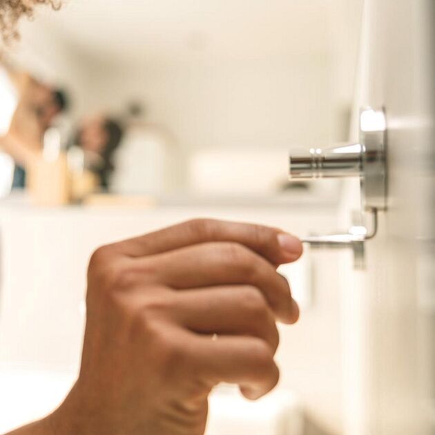 Крючок для ванної кімнати Grohe QuickFix Start 41173000, фото , зображення 5 | SNABZHENIE.com.ua Крючок для ванної кімнати Grohe QuickFix Start 41173000, фото , зображення 5 | SNABZHENIE.com.ua