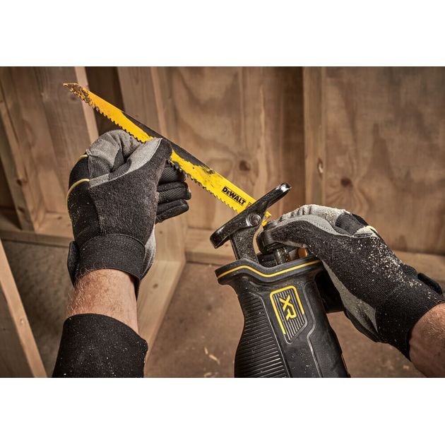 Пила сабельна акумуляторна DeWALT DCS382N, фото , зображення 3 | SNABZHENIE.com.ua Пила сабельна акумуляторна DeWALT DCS382N, фото , зображення 3 | SNABZHENIE.com.ua