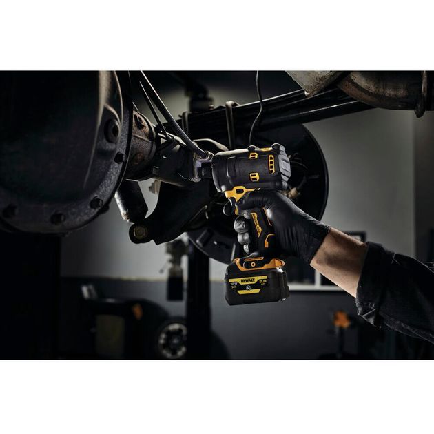 Гайковерт ударний акумуляторний безщітковий DeWALT DCF903P1G, фото , зображення 4 | SNABZHENIE.com.ua Гайковерт ударний акумуляторний безщітковий DeWALT DCF903P1G, фото , зображення 4 | SNABZHENIE.com.ua