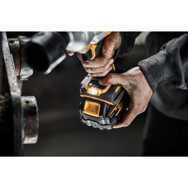Гайковерт ударний акумуляторний безщітковий DeWALT DCF961N, фото , зображення 9 | SNABZHENIE.com.ua Гайковерт ударний акумуляторний безщітковий DeWALT DCF961N, фото , зображення 9 | SNABZHENIE.com.ua