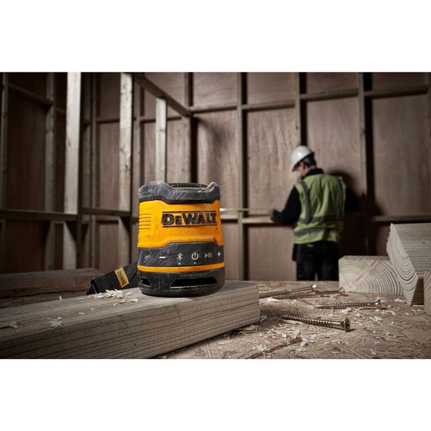 Портативная колонка DeWALT DCR009 с аккумулятором, фото , изображение 6 | SNABZHENIE.com.ua Портативная колонка DeWALT DCR009 с аккумулятором, фото , изображение 6 | SNABZHENIE.com.ua
