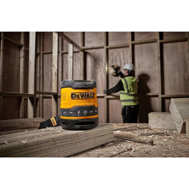 Портативная колонка DeWALT DCR009 с аккумулятором, фото , изображение 7 | SNABZHENIE.com.ua Портативная колонка DeWALT DCR009 с аккумулятором, фото , изображение 7 | SNABZHENIE.com.ua