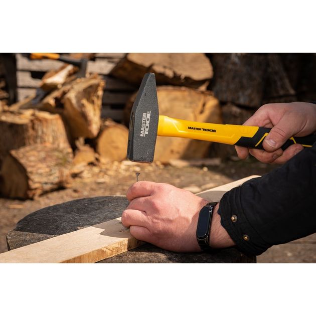 Молоток слесарний MASTERTOOL 1000 г HRC50 рукоятка фібергласова 320 мм 02-0910, фото , зображення 5 | SNABZHENIE.com.ua Молоток слесарний MASTERTOOL 1000 г HRC50 рукоятка фібергласова 320 мм 02-0910, фото , зображення 5 | SNABZHENIE.com.ua