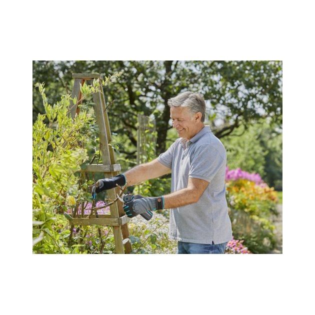 Секатор Gardena AssistCut аккумуляторный, 25 мм, фото , изображение 6 | SNABZHENIE.com.ua Секатор Gardena AssistCut аккумуляторный, 25 мм, фото , изображение 6 | SNABZHENIE.com.ua