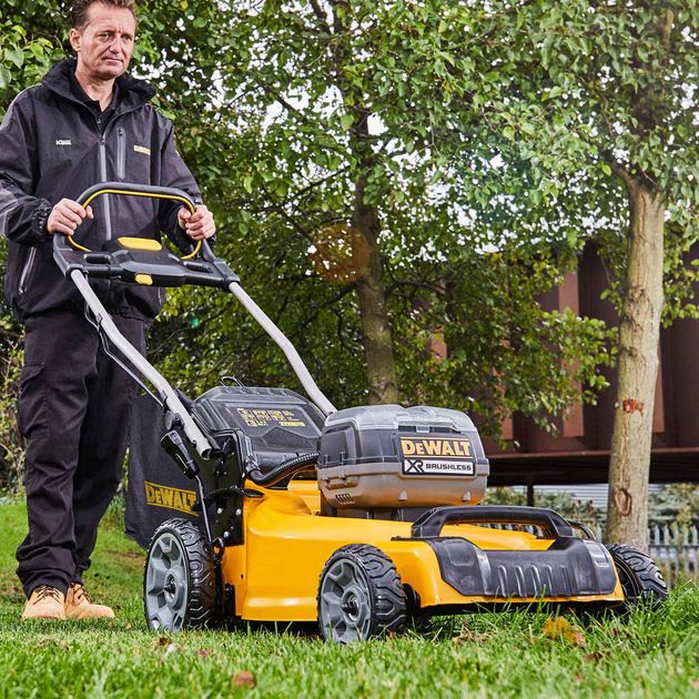 Аккумуляторная газонокосилка DeWALT DCMW564N, фото , изображение 6 | SNABZHENIE.com.ua Аккумуляторная газонокосилка DeWALT DCMW564N, фото , изображение 6 | SNABZHENIE.com.ua