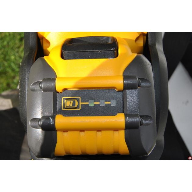 Электрокоса аккумуляторная DeWALT DCM571X1, фото , изображение 10 | SNABZHENIE.com.ua Электрокоса аккумуляторная DeWALT DCM571X1, фото , изображение 10 | SNABZHENIE.com.ua