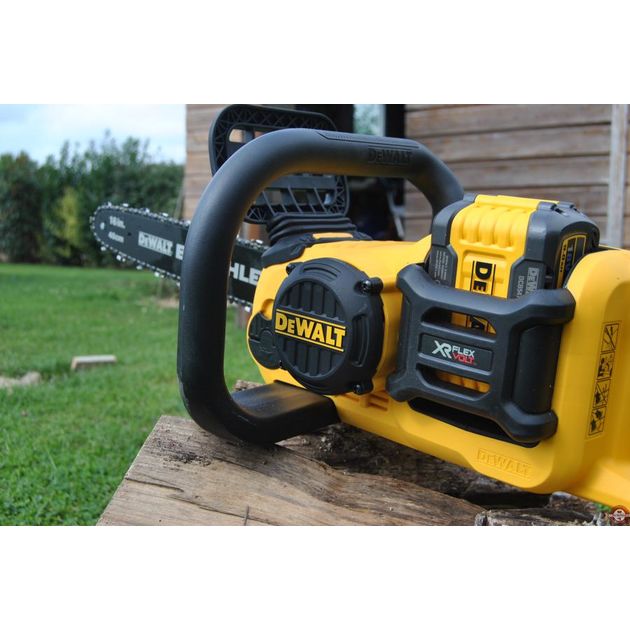 Цепная аккумуляторная электропила DeWALT DCM575X1, фото , изображение 15 | SNABZHENIE.com.ua Цепная аккумуляторная электропила DeWALT DCM575X1, фото , изображение 15 | SNABZHENIE.com.ua