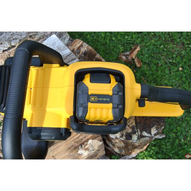 Цепная аккумуляторная электропила DeWALT DCM575X1, фото , изображение 14 | SNABZHENIE.com.ua Цепная аккумуляторная электропила DeWALT DCM575X1, фото , изображение 14 | SNABZHENIE.com.ua