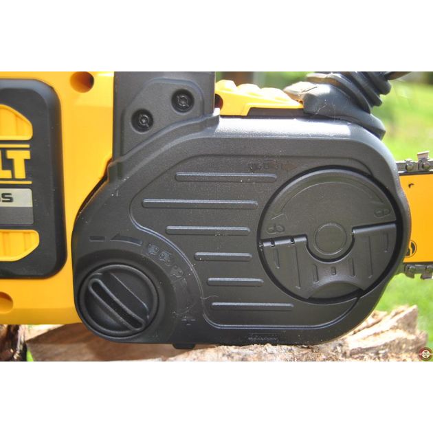 Цепная аккумуляторная электропила DeWALT DCM575X1, фото , изображение 16 | SNABZHENIE.com.ua Цепная аккумуляторная электропила DeWALT DCM575X1, фото , изображение 16 | SNABZHENIE.com.ua