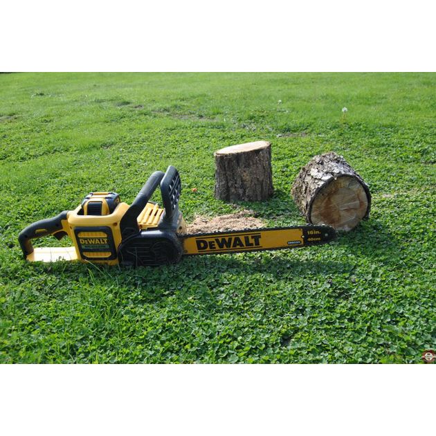 Цепная аккумуляторная электропила DeWALT DCM575N, фото , изображение 6 | SNABZHENIE.com.ua Цепная аккумуляторная электропила DeWALT DCM575N, фото , изображение 6 | SNABZHENIE.com.ua