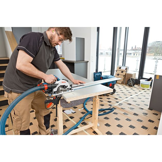 Аккумуляторная циркулярная пила BOSCH GKS 18V-57G (06016A2100), фото , изображение 4 | SNABZHENIE.com.ua Аккумуляторная циркулярная пила BOSCH GKS 18V-57G (06016A2100), фото , изображение 4 | SNABZHENIE.com.ua