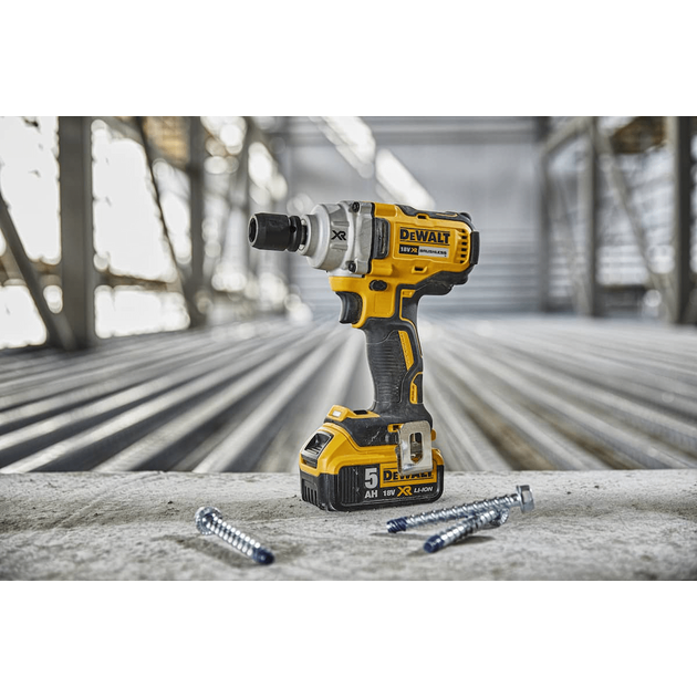 Гайковерт ударный аккумуляторный DeWALT DCF894NT, фото , изображение 4 | SNABZHENIE.com.ua Гайковерт ударный аккумуляторный DeWALT DCF894NT, фото , изображение 4 | SNABZHENIE.com.ua