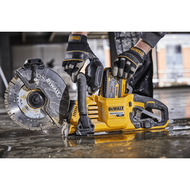 Аккумуляторная пила отрезная DeWALT DCS690N, 230 мм, фото , изображение 13 | SNABZHENIE.com.ua Аккумуляторная пила отрезная DeWALT DCS690N, 230 мм, фото , изображение 13 | SNABZHENIE.com.ua