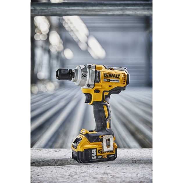 Гайковерт ударный аккумуляторный DeWALT DCF894NT, фото , изображение 3 | SNABZHENIE.com.ua Гайковерт ударный аккумуляторный DeWALT DCF894NT, фото , изображение 3 | SNABZHENIE.com.ua