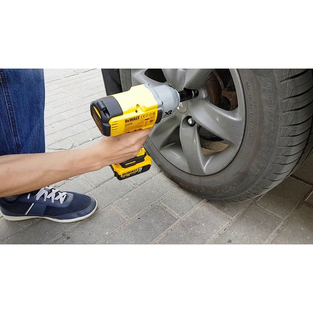 Гайковерт ударный DeWALT DCF899P2, фото , изображение 4 | SNABZHENIE.com.ua Гайковерт ударный DeWALT DCF899P2, фото , изображение 4 | SNABZHENIE.com.ua