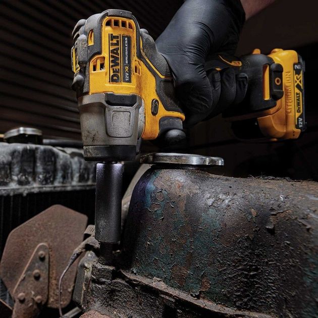 Гайковерт ударний акумуляторний безщітковий DeWALT DCF902D2, фото , зображення 8 | SNABZHENIE.com.ua Гайковерт ударний акумуляторний безщітковий DeWALT DCF902D2, фото , зображення 8 | SNABZHENIE.com.ua