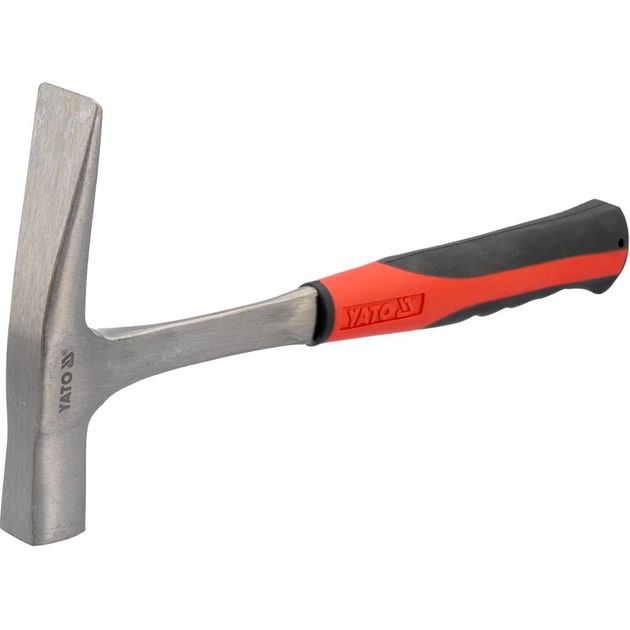 Молоток каменщика 600 г, кований, довжина 382 мм YATO (YT-4573), фото , зображення 2 | SNABZHENIE.com.ua Молоток каменщика 600 г, кований, довжина 382 мм YATO (YT-4573), фото , зображення 2 | SNABZHENIE.com.ua