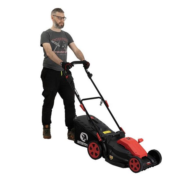 Газонокосилка електрична 1.8 кВт, 230 В~50 Гц, 3200 об/хв, ширина захвату 400 мм, висота срезу 25-75 мм, контейнер 40 літрів, STORM INTERTOOL WT-2265, фото , зображення 10 | SNABZHENIE.com.ua Газонокосилка електрична 1.8 кВт, 230 В~50 Гц, 3200 об/хв, ширина захвату 400 мм, висота срезу 25-75 мм, контейнер 40 літрів, STORM INTERTOOL WT-2265, фото , зображення 10 | SNABZHENIE.com.ua