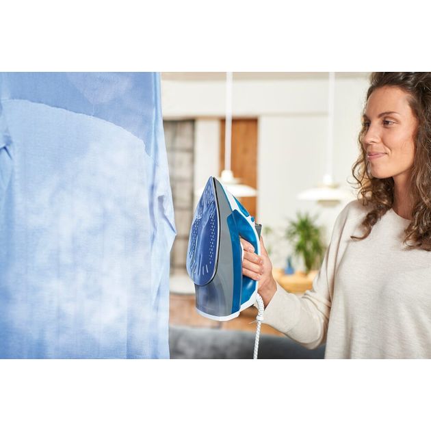 Утюг BLACK+DECKER BXIR2200E 2200 Вт с парогенератором, фото , изображение 6 | SNABZHENIE.com.ua Утюг BLACK+DECKER BXIR2200E 2200 Вт с парогенератором, фото , изображение 6 | SNABZHENIE.com.ua