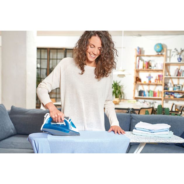 Утюг BLACK+DECKER BXIR2200E 2200 Вт с парогенератором, фото , изображение 7 | SNABZHENIE.com.ua Утюг BLACK+DECKER BXIR2200E 2200 Вт с парогенератором, фото , изображение 7 | SNABZHENIE.com.ua