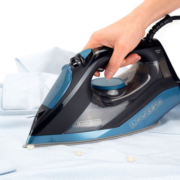 Утюг BLACK+DECKER BXIR2801E, 2800 Вт, паровой, с керамической подошвой, фото , изображение 4 | SNABZHENIE.com.ua Утюг BLACK+DECKER BXIR2801E, 2800 Вт, паровой, с керамической подошвой, фото , изображение 4 | SNABZHENIE.com.ua