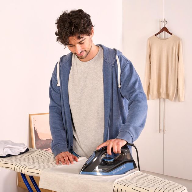 Утюг BLACK+DECKER BXIR2801E, 2800 Вт, паровой, с керамической подошвой, фото , изображение 7 | SNABZHENIE.com.ua Утюг BLACK+DECKER BXIR2801E, 2800 Вт, паровой, с керамической подошвой, фото , изображение 7 | SNABZHENIE.com.ua