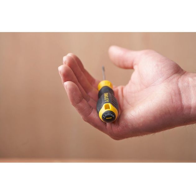 Отвертка Cushion Grip длиной 60 мм с параллельным жалом под шлиц SL 2.5 STANLEY STHT16151-0, фото , зображення 4 | SNABZHENIE.com.ua Отвертка Cushion Grip длиной 60 мм с параллельным жалом под шлиц SL 2.5 STANLEY STHT16151-0, фото , зображення 4 | SNABZHENIE.com.ua