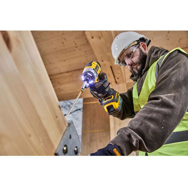 Аккумуляторный ударный шуруповёрт DeWALT DCF860NT безщёточный, фото , изображение 6 | SNABZHENIE.com.ua Аккумуляторный ударный шуруповёрт DeWALT DCF860NT безщёточный, фото , изображение 6 | SNABZHENIE.com.ua