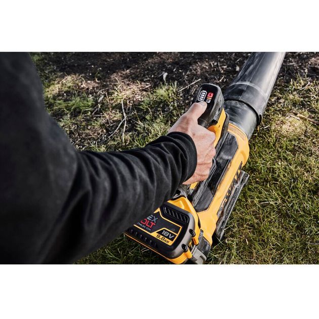 Воздуходувка аккумуляторная бесщёточная DeWALT DCMBL777X1, фото , зображення 9 | SNABZHENIE.com.ua Воздуходувка аккумуляторная бесщёточная DeWALT DCMBL777X1, фото , зображення 9 | SNABZHENIE.com.ua
