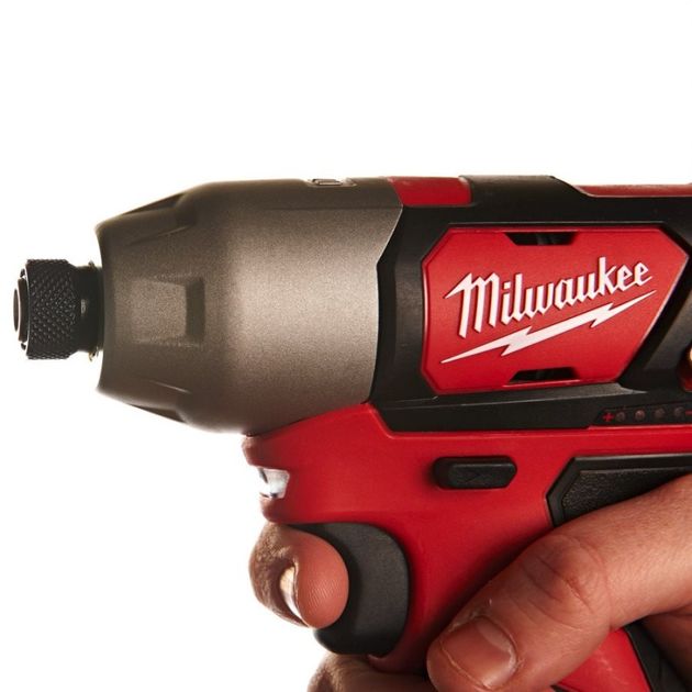 Аккумуляторный импульсный шуруповерт MILWAUKEE M12 BID-202C, 112 Нм, фото , изображение 3 | SNABZHENIE.com.ua Аккумуляторный импульсный шуруповерт MILWAUKEE M12 BID-202C, 112 Нм, фото , изображение 3 | SNABZHENIE.com.ua