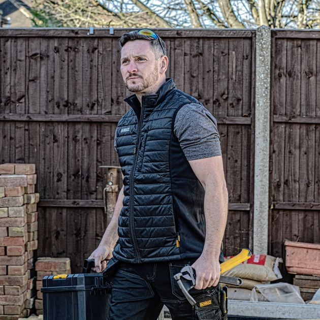 Жилетка Dewalt Force черная, размер L, фото , изображение 6 | SNABZHENIE.com.ua Жилетка Dewalt Force черная, размер L, фото , изображение 6 | SNABZHENIE.com.ua
