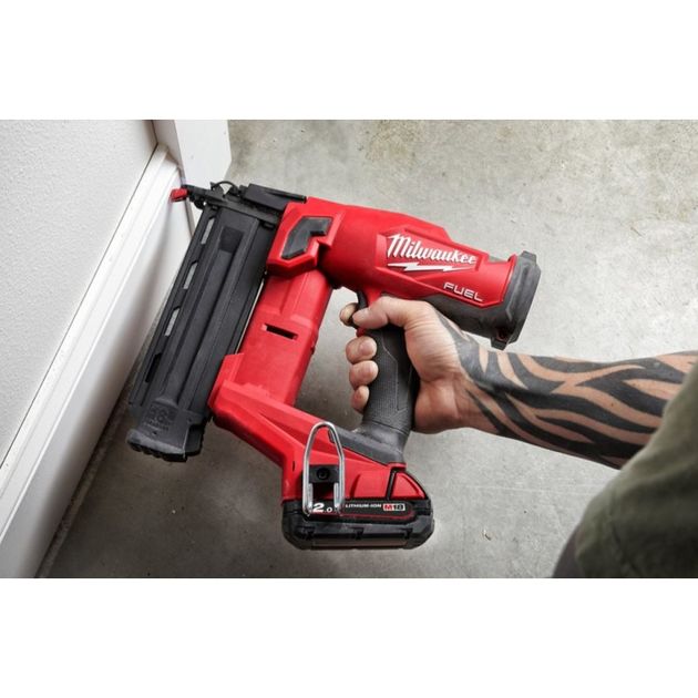 Акумуляторний гвоздезабиватель M18 FN18GS-202X Прямий магазин; 2 акумулятори; з/у; HD кейс, фото , зображення 9 | SNABZHENIE.com.ua