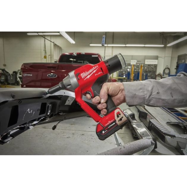 Заклепочник акумуляторний Milwaukee M18 ONEFPRT-202X 4.8 - 7.0 мм, фото , зображення 10 | SNABZHENIE.com.ua Заклепочник акумуляторний Milwaukee M18 ONEFPRT-202X 4.8 - 7.0 мм, фото , зображення 10 | SNABZHENIE.com.ua