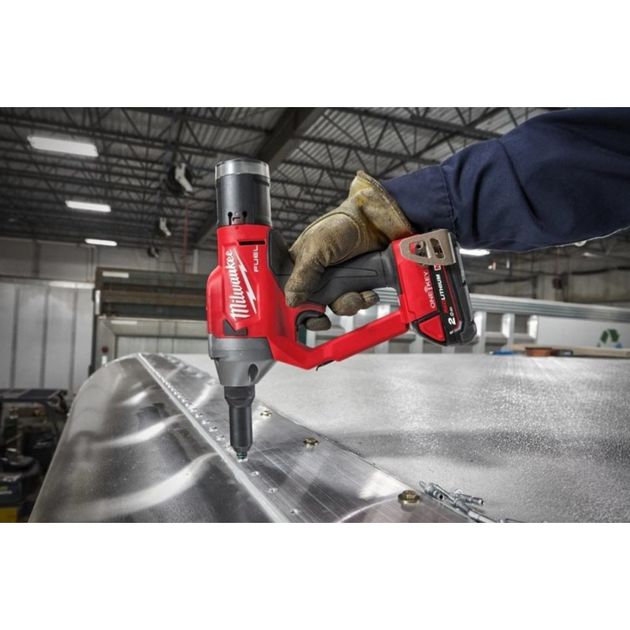 Заклепочник акумуляторний Milwaukee M18 ONEFPRT-202X 4.8 - 7.0 мм, фото , зображення 7 | SNABZHENIE.com.ua Заклепочник акумуляторний Milwaukee M18 ONEFPRT-202X 4.8 - 7.0 мм, фото , зображення 7 | SNABZHENIE.com.ua