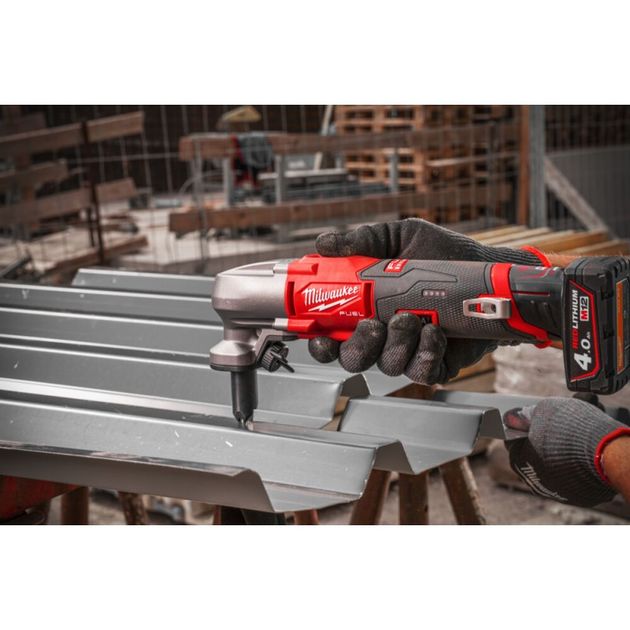 Ножиці по металу акумуляторні MILWAUKEE M12 FNB16-0 (каркас), фото , зображення 6 | SNABZHENIE.com.ua Ножиці по металу акумуляторні MILWAUKEE M12 FNB16-0 (каркас), фото , зображення 6 | SNABZHENIE.com.ua