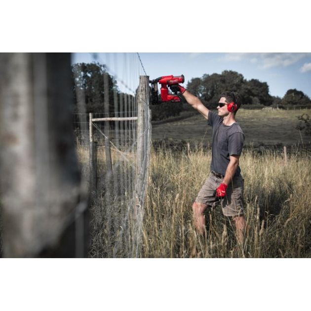 Аккумуляторный скобозабивной степлер M18 FFUS-0C MILWAUKEE, фото , изображение 9 | SNABZHENIE.com.ua Аккумуляторный скобозабивной степлер M18 FFUS-0C MILWAUKEE, фото , изображение 9 | SNABZHENIE.com.ua