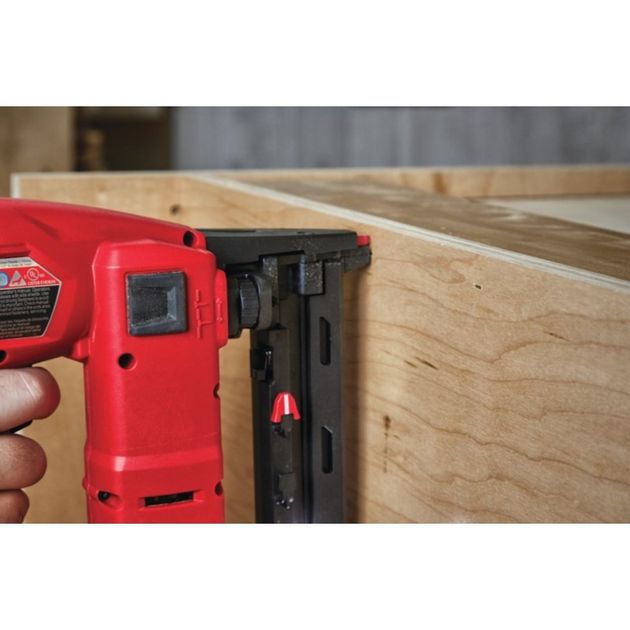 Аккумуляторный степлер скобозабивной MILWAUKEE M18 FFUS-302C, фото , изображение 10 | SNABZHENIE.com.ua Аккумуляторный степлер скобозабивной MILWAUKEE M18 FFUS-302C, фото , изображение 10 | SNABZHENIE.com.ua