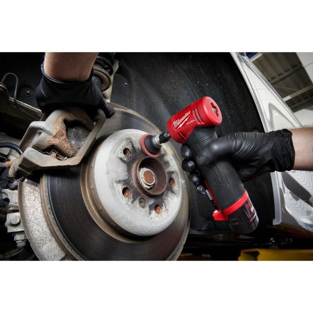 Аккумуляторная угловая шлифмашина MILWAUKEE M12FDGA-0 FUEL, фото , изображение 3 | SNABZHENIE.com.ua Аккумуляторная угловая шлифмашина MILWAUKEE M12FDGA-0 FUEL, фото , изображение 3 | SNABZHENIE.com.ua