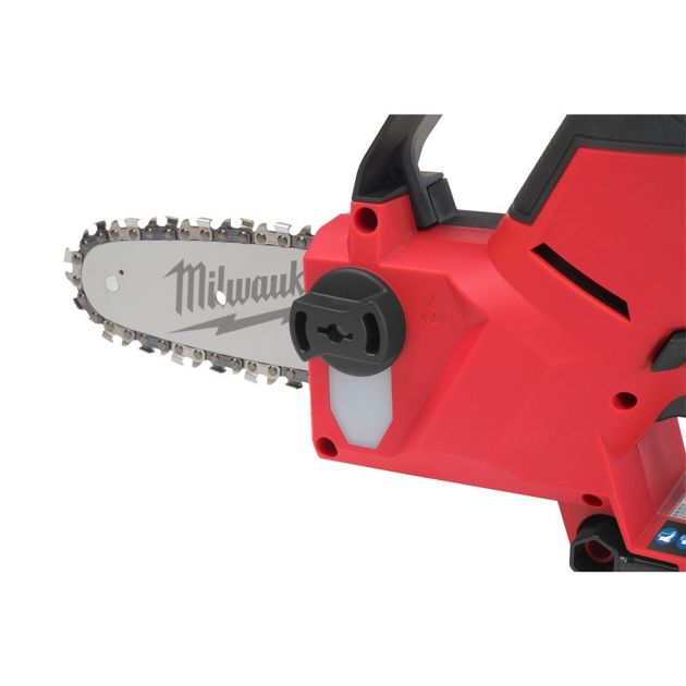 Аккумуляторная цепная пила MILWAUKEE M12 FUEL, шина 15 см, фото , изображение 5 | SNABZHENIE.com.ua Аккумуляторная цепная пила MILWAUKEE M12 FUEL, шина 15 см, фото , изображение 5 | SNABZHENIE.com.ua