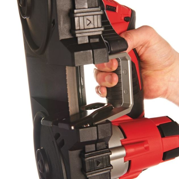 Аккумуляторная ленточная пила MILWAUKEE M12 BS-0 4933431310, фото , изображение 4 | SNABZHENIE.com.ua Аккумуляторная ленточная пила MILWAUKEE M12 BS-0 4933431310, фото , изображение 4 | SNABZHENIE.com.ua