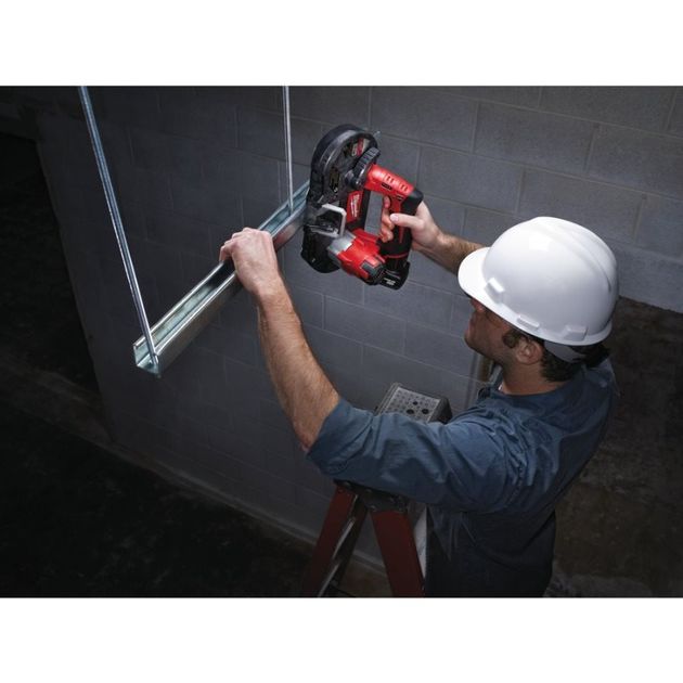 Аккумуляторная ленточная пила MILWAUKEE M12 BS-0 4933431310, фото , изображение 9 | SNABZHENIE.com.ua Аккумуляторная ленточная пила MILWAUKEE M12 BS-0 4933431310, фото , изображение 9 | SNABZHENIE.com.ua