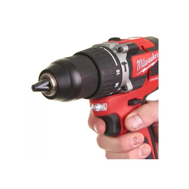 Акумуляторна ударна дрель-шуруповерт MILWAUKEE M18 CBLPD-422C 4933472116, крут. момент 60 Нм, фото , зображення 4 | SNABZHENIE.com.ua Акумуляторна ударна дрель-шуруповерт MILWAUKEE M18 CBLPD-422C 4933472116, крут. момент 60 Нм, фото , зображення 4 | SNABZHENIE.com.ua