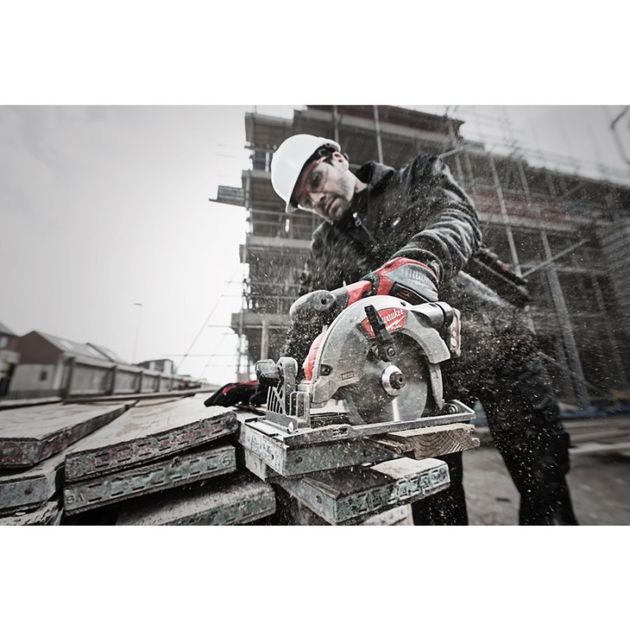 Акумуляторна циркулярна пила MILWAUKEE M12 CCS44-402C FUEL 4933448235, фото , зображення 10 | SNABZHENIE.com.ua Акумуляторна циркулярна пила MILWAUKEE M12 CCS44-402C FUEL 4933448235, фото , зображення 10 | SNABZHENIE.com.ua